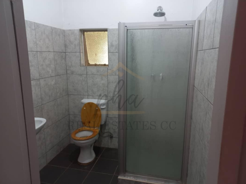 Spacious family home with flat in Tsumeb for sale below valuation - Photo 10