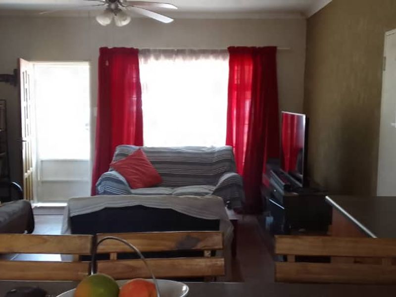 Ideal Family House - Photo 5