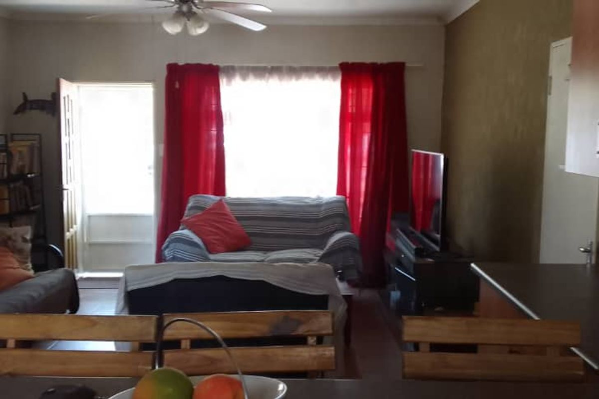 Ideal Family House - Photo 5