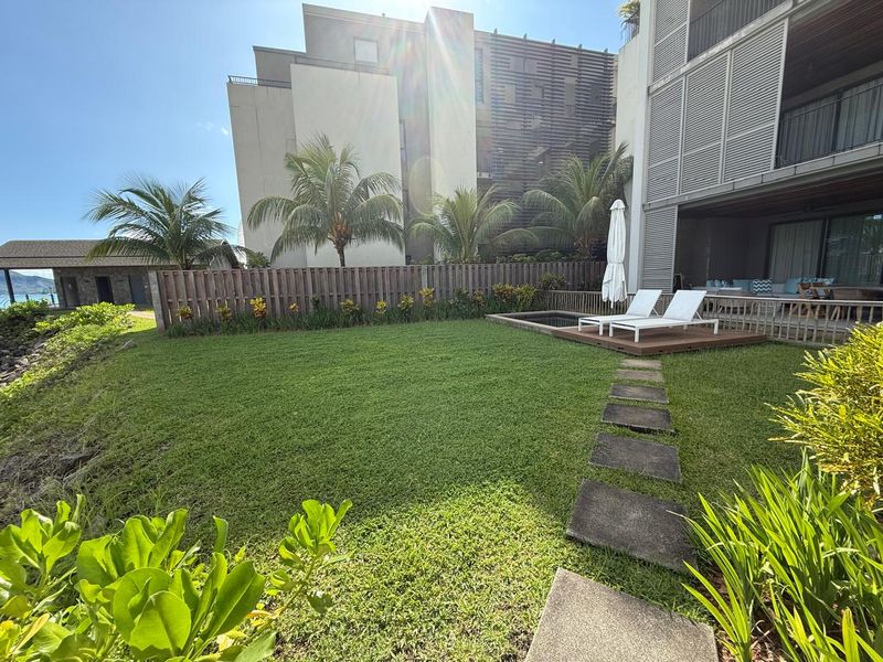 REFINED & EXCLUSIVE PANGIA BEACH RESIDENCES - Photo 2