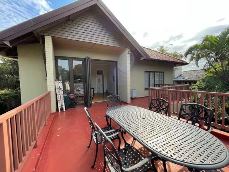Lovely Spacious Pet Friendly Apartment - Photo 2