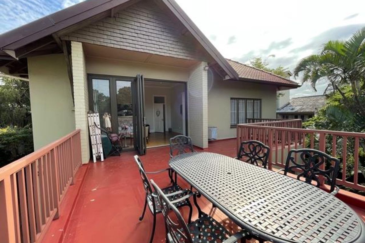 Lovely Spacious Pet Friendly Apartment - Photo 2
