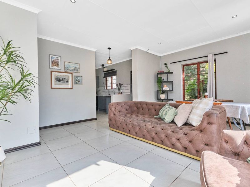 Modern Living Made Easy in a Prime Location. - Photo 4