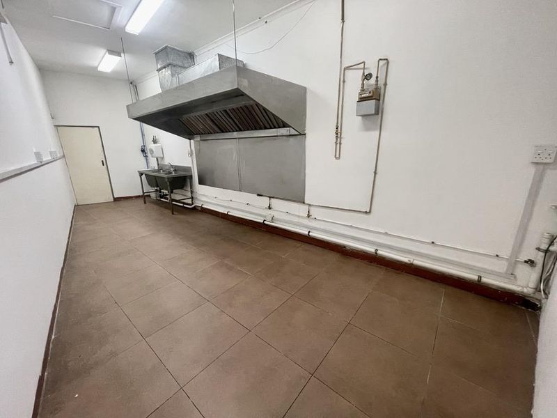 Hendra - Prime Retail / Restaurant Space To Let in Central Durban North - Photo 5