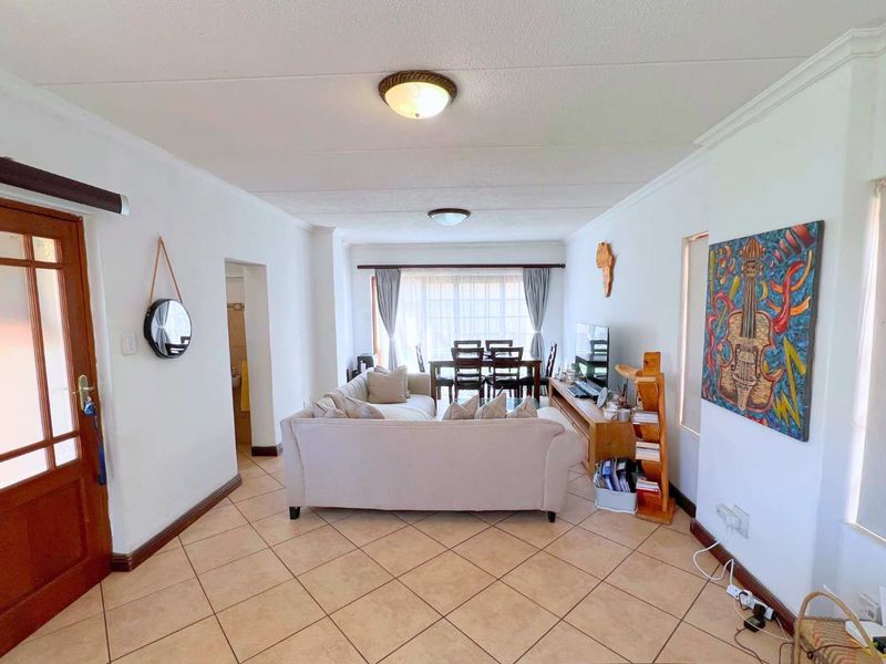 Two Bedroom townhouse to let - Photo 6