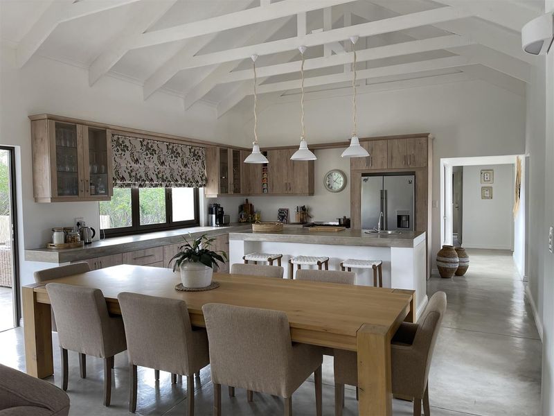 5 Bedroom home for sale in Moditlo Estate - Photo 4