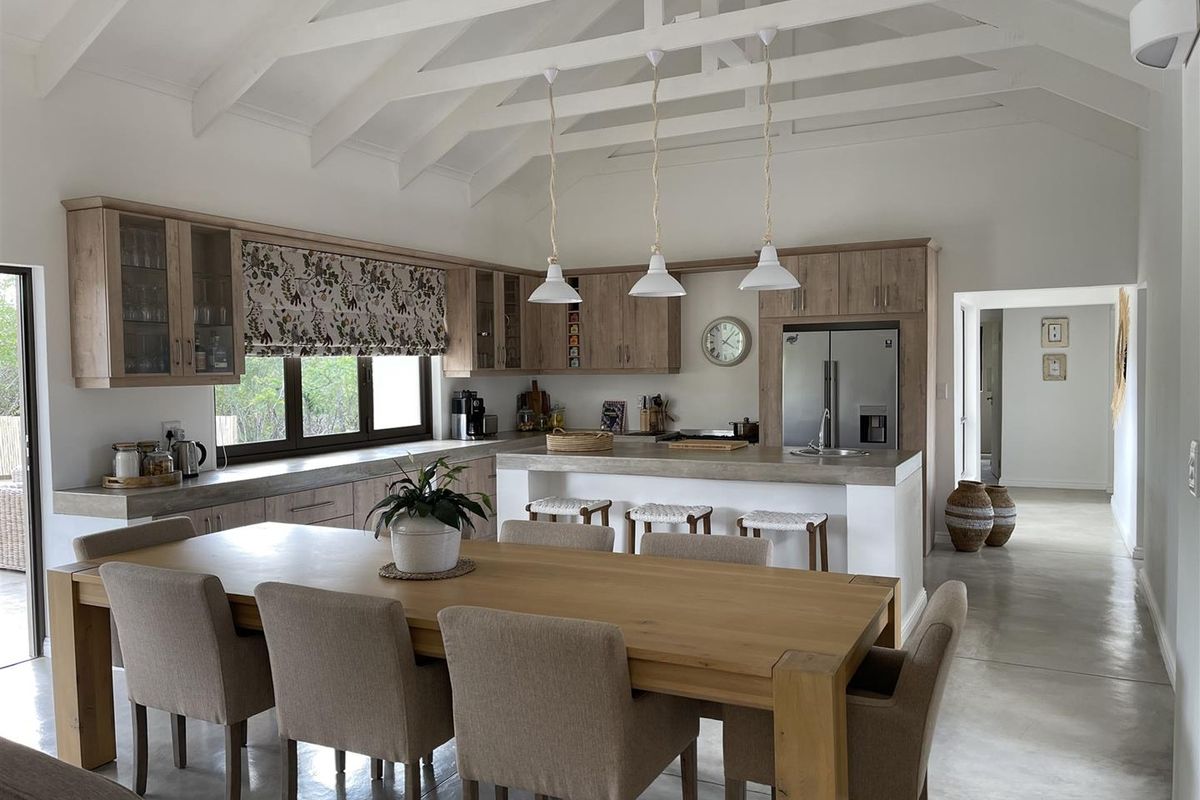 5 Bedroom home for sale in Moditlo Estate - Photo 4