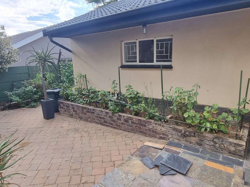 Spacious 1 Bedroom, 1 Bathroom Furnished Garden Flat for Rent - Photo 1