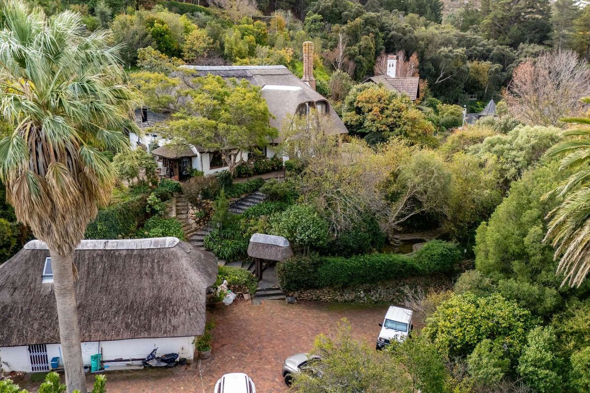 Character Heritage and Panoramic Views High Above Constantia! - Photo 2