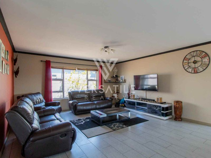 Family home with 1 bedroom flat - Photo 5