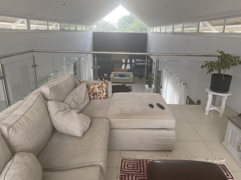 Modern 4 bedroom house on Omeya - Photo 9