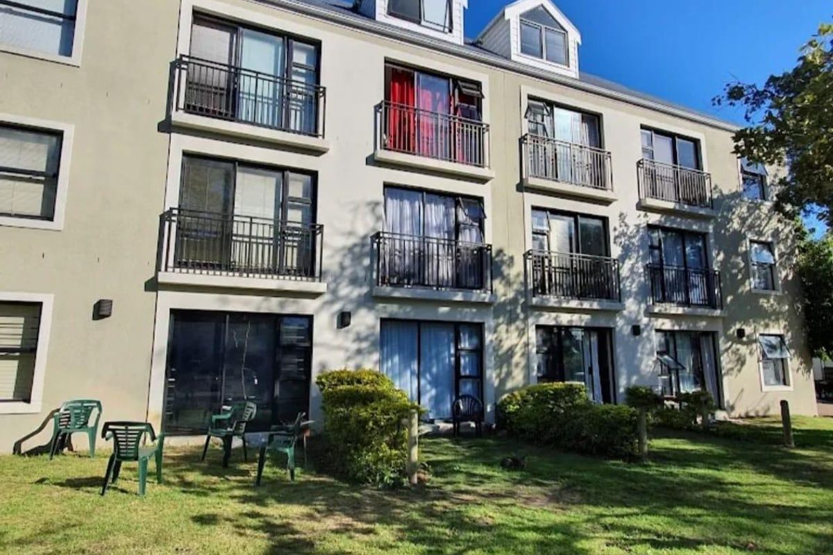2 Bedroom Flat For Sale In Silveroaks Kuils River - Photo 3