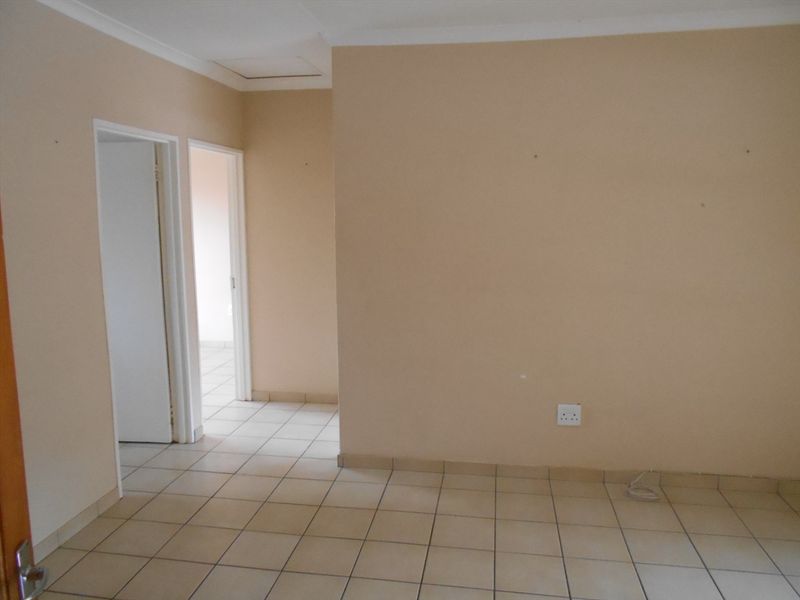 2 Bed 1 Bath Apartment for sale. - Photo 4