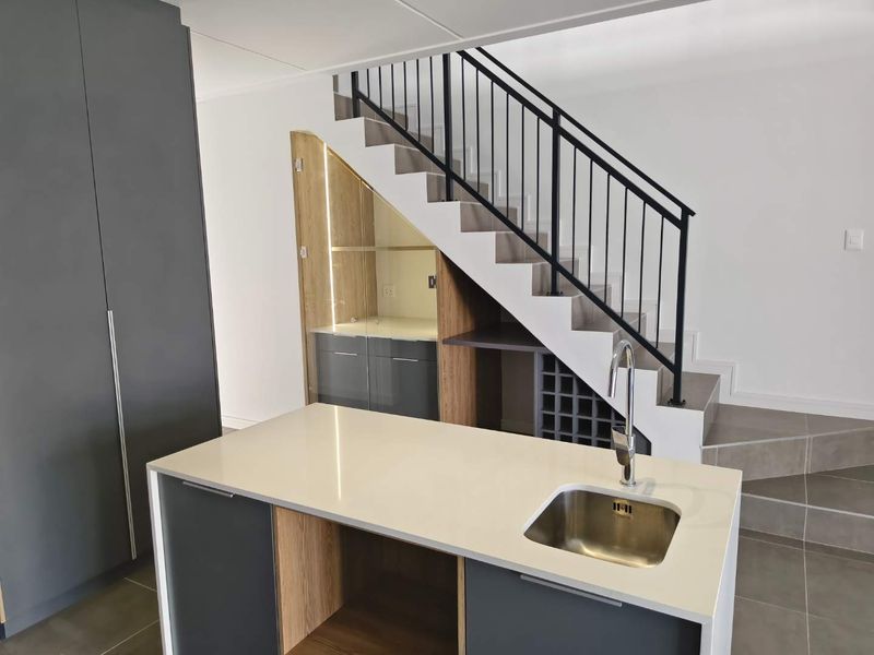 Modern 3-bedroom family home to rent in Le Coste Estate - Photo 9