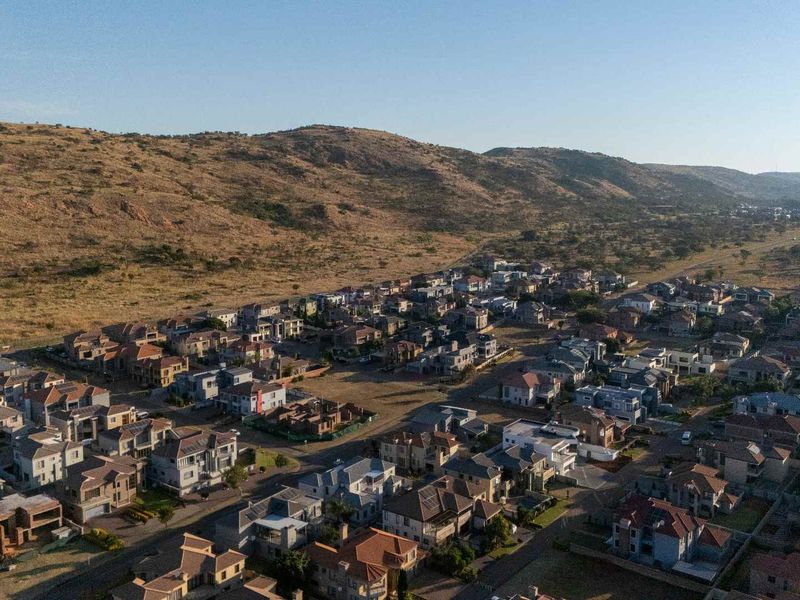 VACANT LAND IN SOUGHT AFTER MAGALIESBERG COUNTRY ESTATE - Photo 9