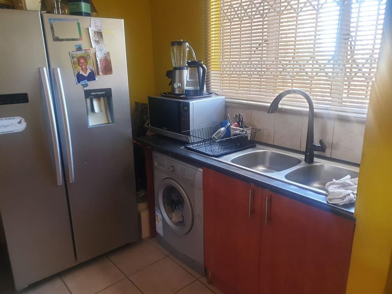 A SPACIOUS APARTMENT - Photo 3