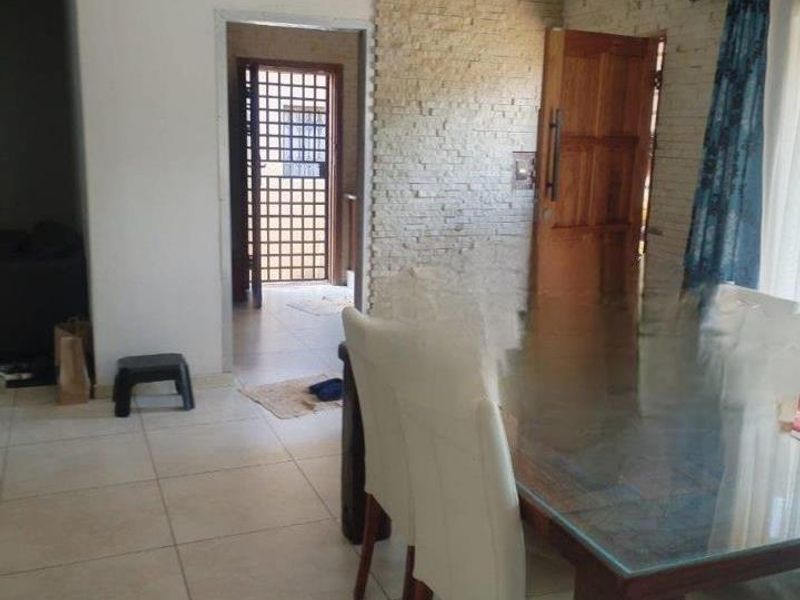 3 Bedroom House For Sale in Vanderbijlpark SE 6 - Photo 7