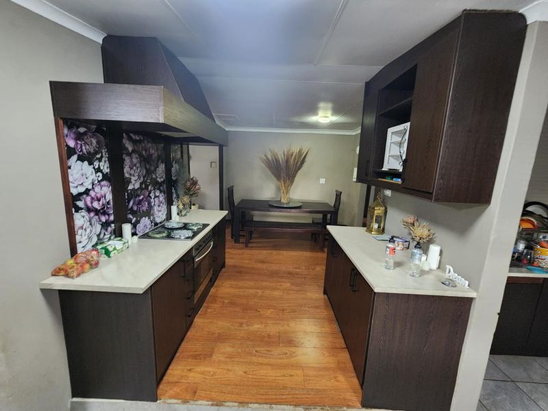 4 House Small Holding For Sale in Onderstepoort - Photo 5