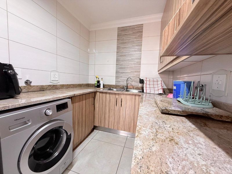 Stunning Full Title 3 Bedroom Cluster with Pool, Solar & Exceptional Entertainment Area in New Redruth - Photo 10
