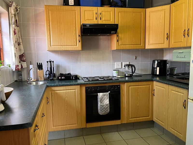 Townhouse, in a well-established complex in Howick North - Photo 5