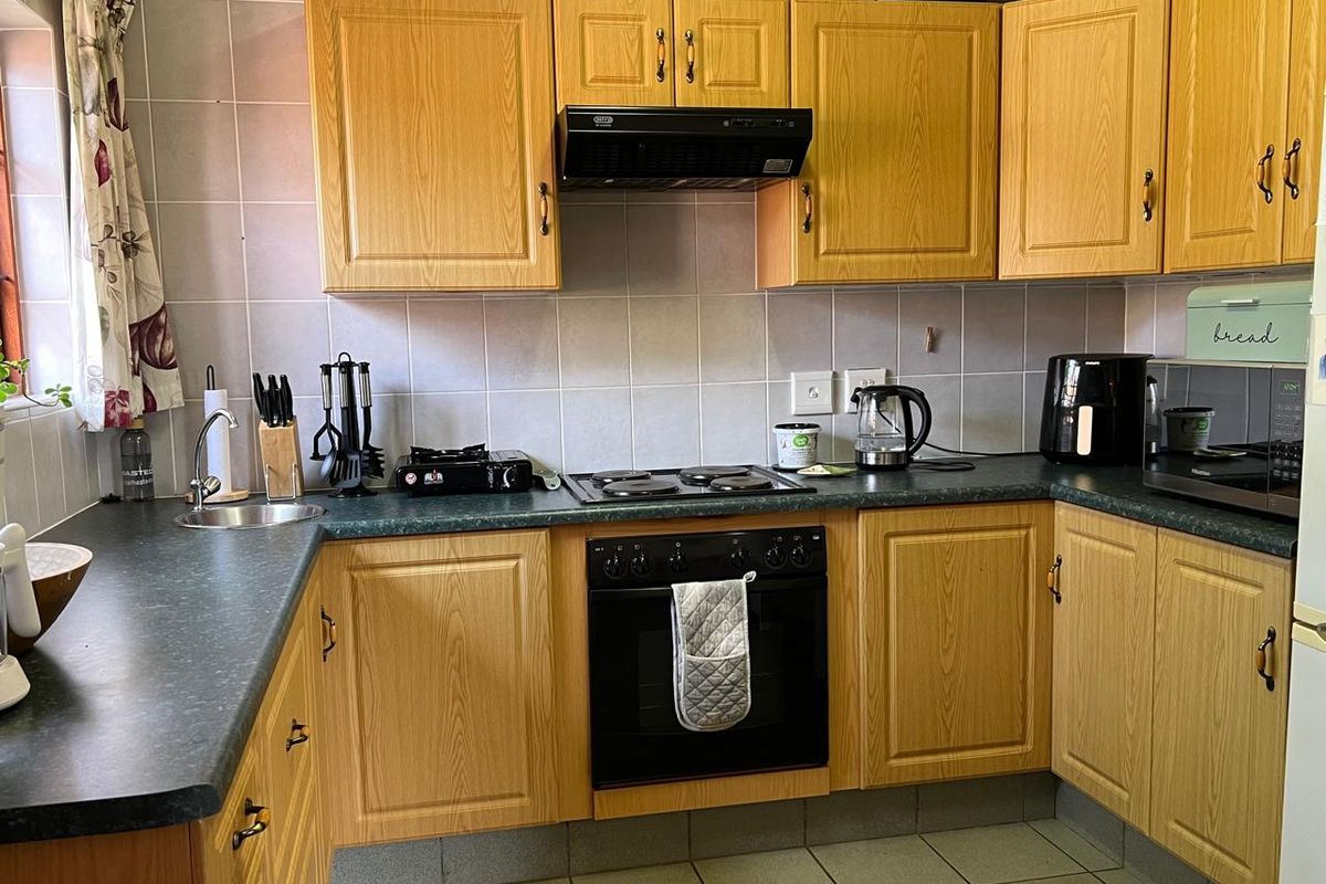 Townhouse, in a well-established complex in Howick North - Photo 5