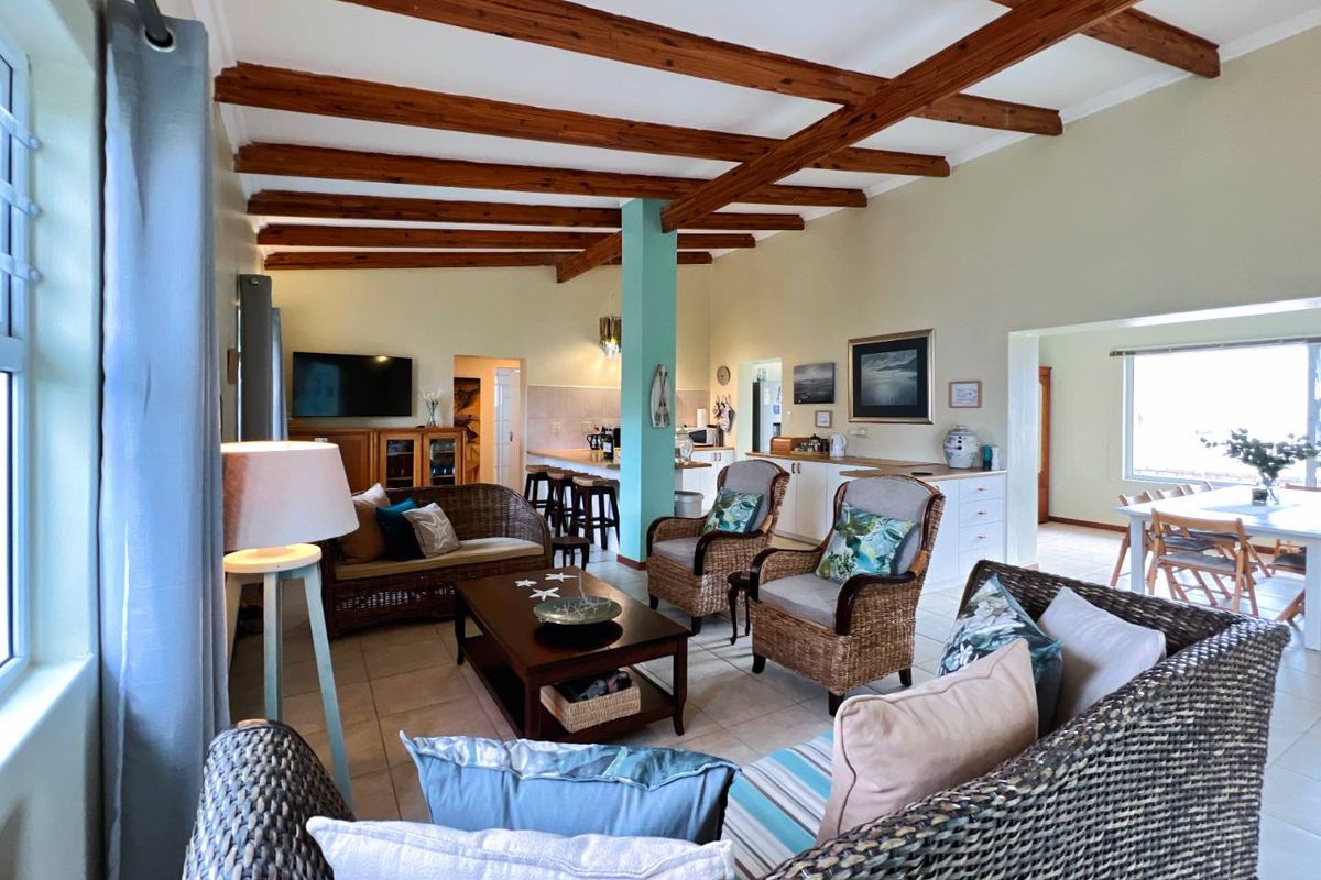 Charming Coastal Home or Airbnb Opportunity in Swakopmund! - Photo 5