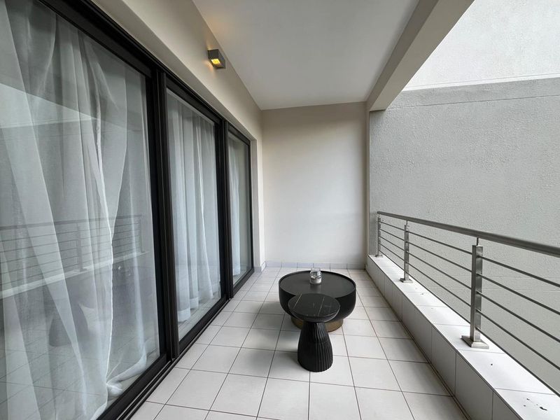 Fully Furnished Apartment In Hyde Park Awaits You - Photo 10