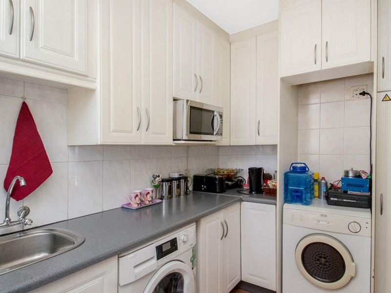 Cosy 2 bedroom 2.5 bathroom duplex unit for sale in Florida Park - Photo 8