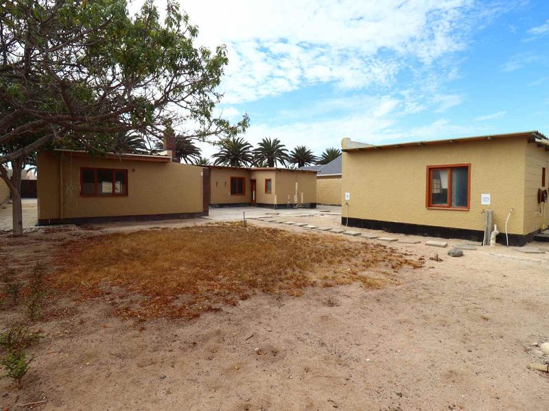 Prime Renovation Opportunity in Swakopmund – Unbeatable Location - Photo 7