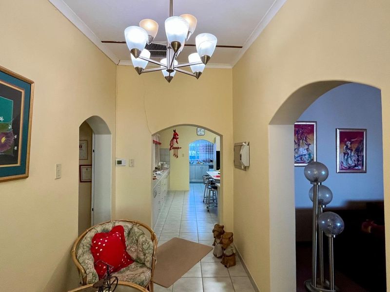 Luxury Family Home for Sale in Okahandja | 3 Bedroom Entertainer’s Dream - Photo 4