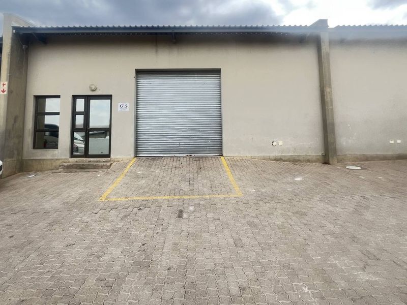 WAREHOUSE FOR SALE - LAFRENZ INDUSTRIAL PARK - WINDHOEK - Photo 3