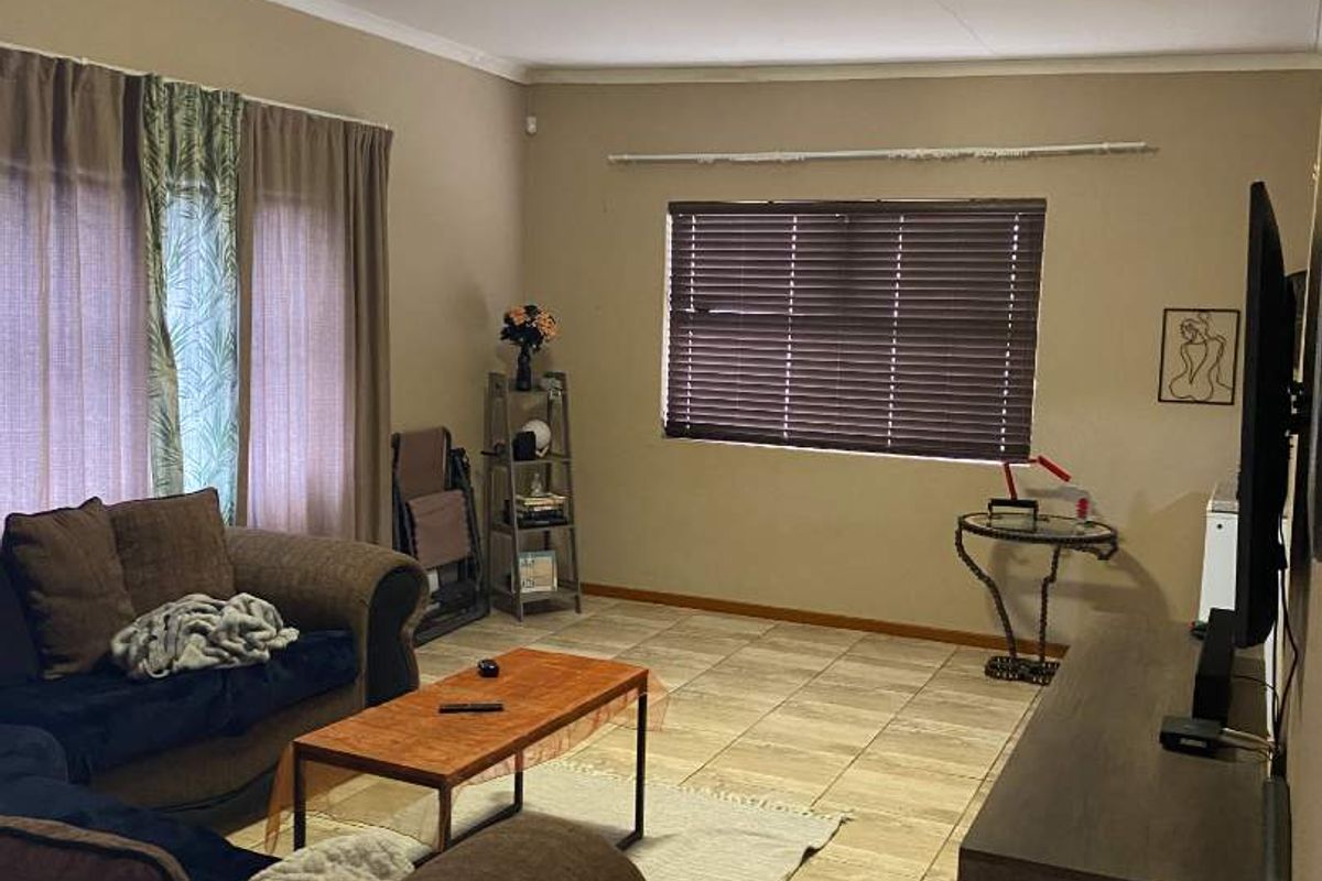 Move, Shift, Live: The Ultimate Adaptable-Flow Home - Photo 2