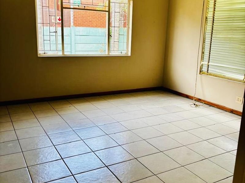 3 bedroom house for sale in Vryheid - Photo 5