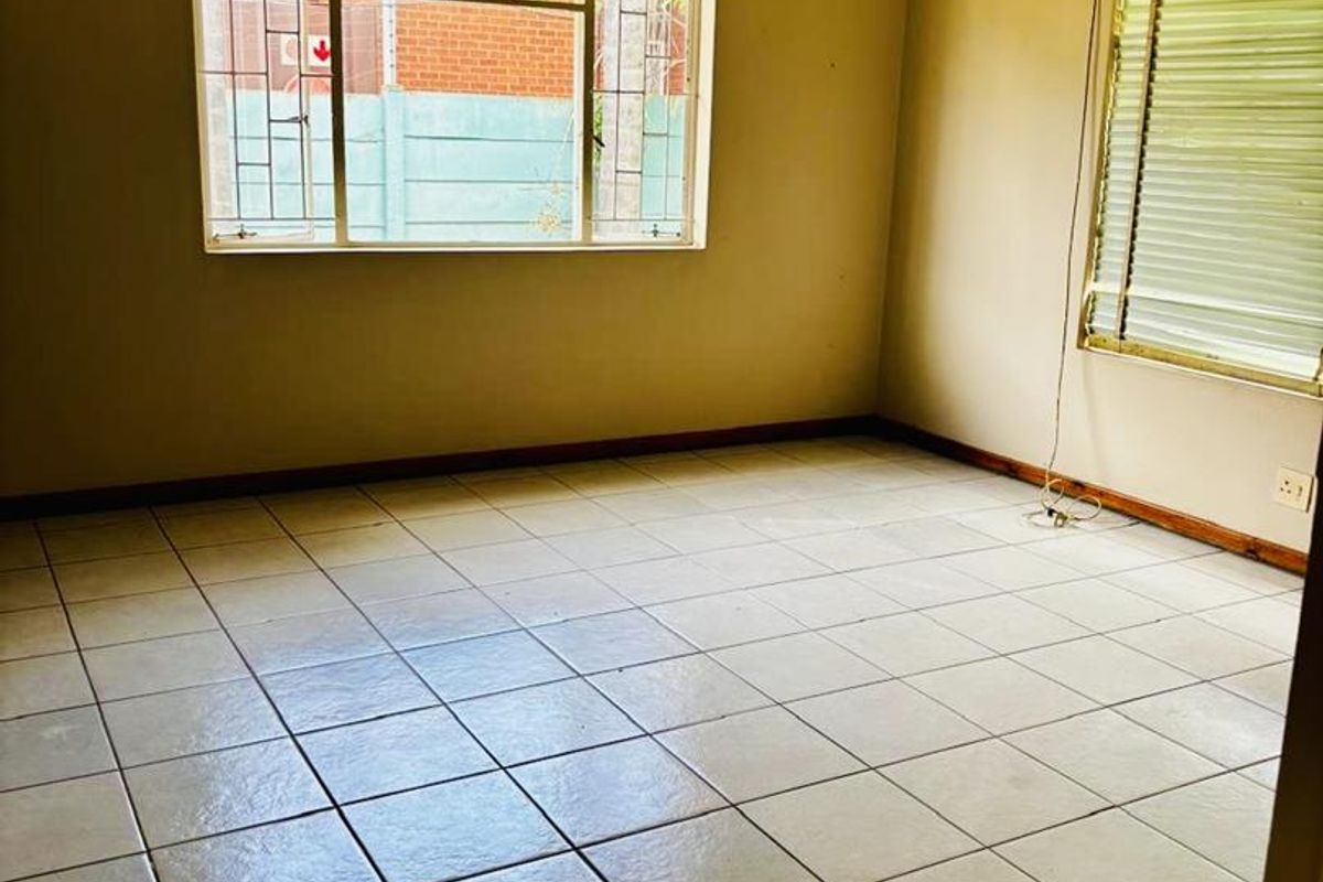 3 bedroom house for sale in Vryheid - Photo 5