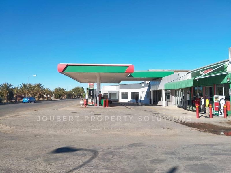 EXCEPTIONAL BUSINESS PROPERTY FOR SALE IN MARIENTAL - NAMIBIA - Photo 2