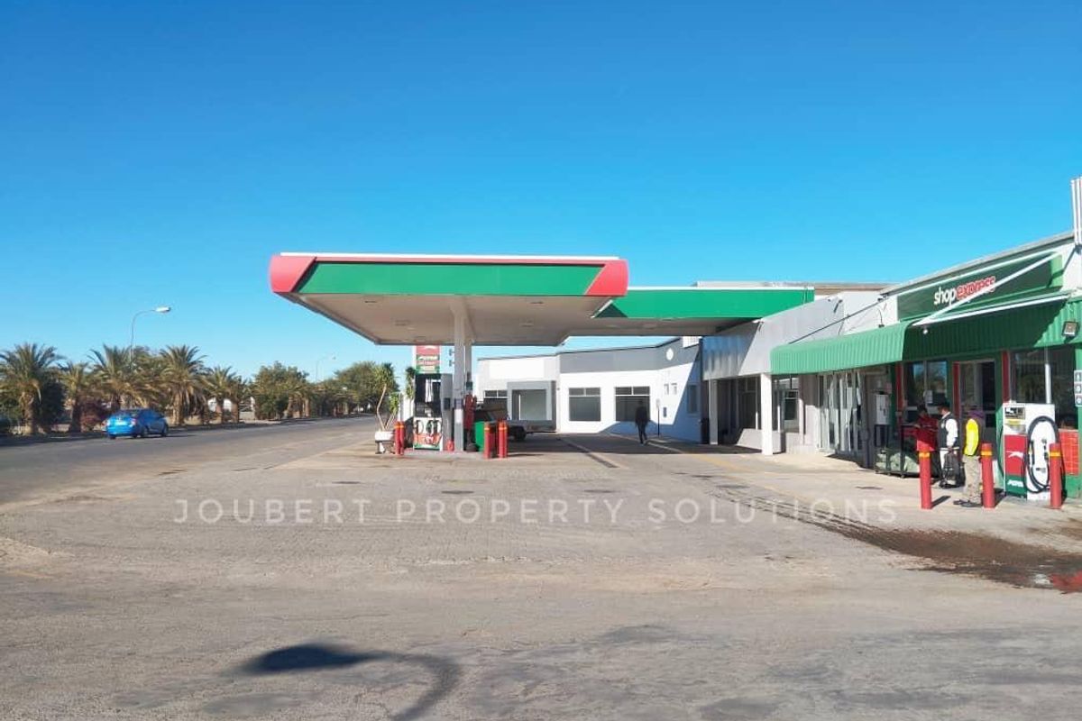 EXCEPTIONAL BUSINESS PROPERTY FOR SALE IN MARIENTAL - NAMIBIA - Photo 2