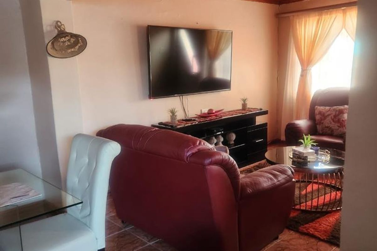 2 Bedroom House for Sale in Nyanga - Photo 5