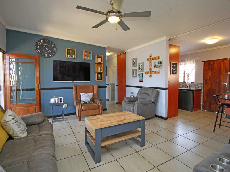 Modern Family Home in Secure Complex – Full Title & Free Living! - Photo 7