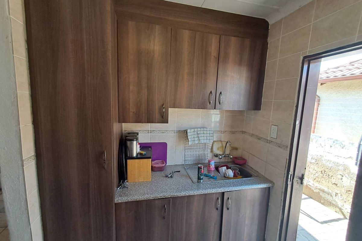 EXLUSIVE MANDATE IN OLIEVEN EXT 36 - Photo 3