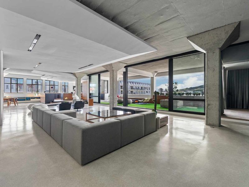 Live the ultimate Cape Town loft experience - Photo 2