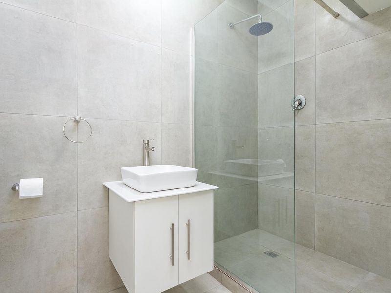 UNFURNISHED STUDIO APARTMENT - Photo 7