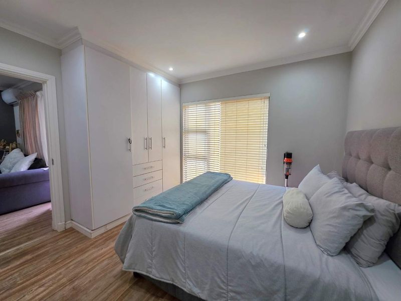 2 Bedroom with 2 Bathrooms on the First Floor For Sale in Emberton Estate. - Photo 6