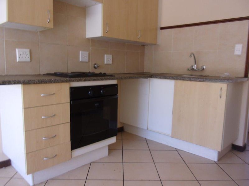 BACHELOR FLAT TO RENT IN KARENPARK - Photo 7