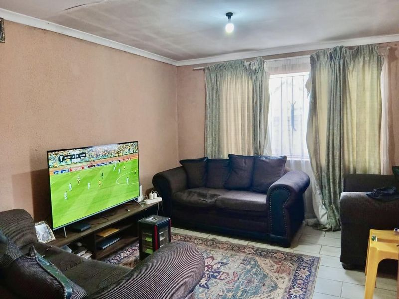 3 Bedroom house on the market - Photo 5