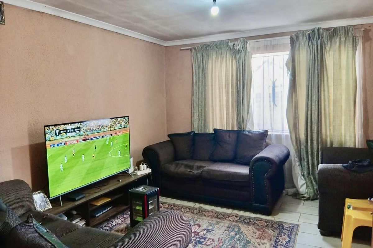 3 Bedroom house on the market - Photo 5