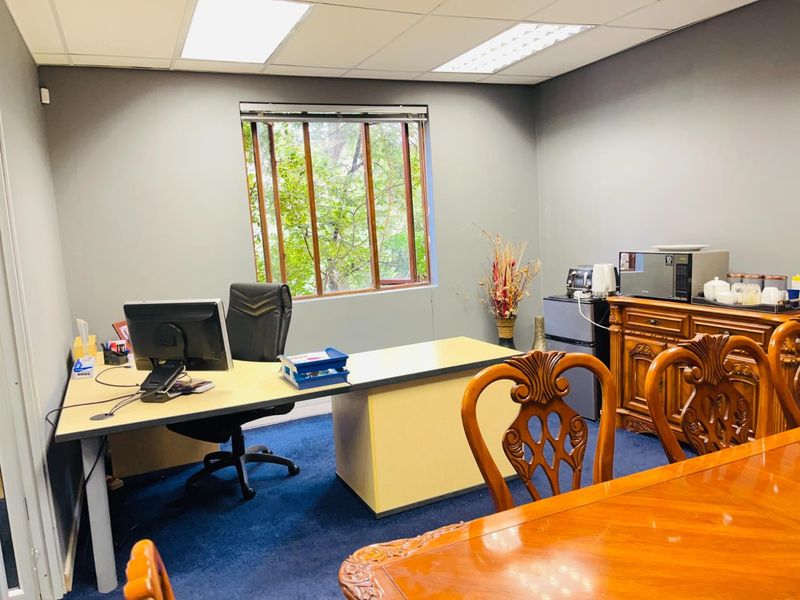 Commercial Propery/Office for Rental in Honeydew - Roodepoort. - Photo 10