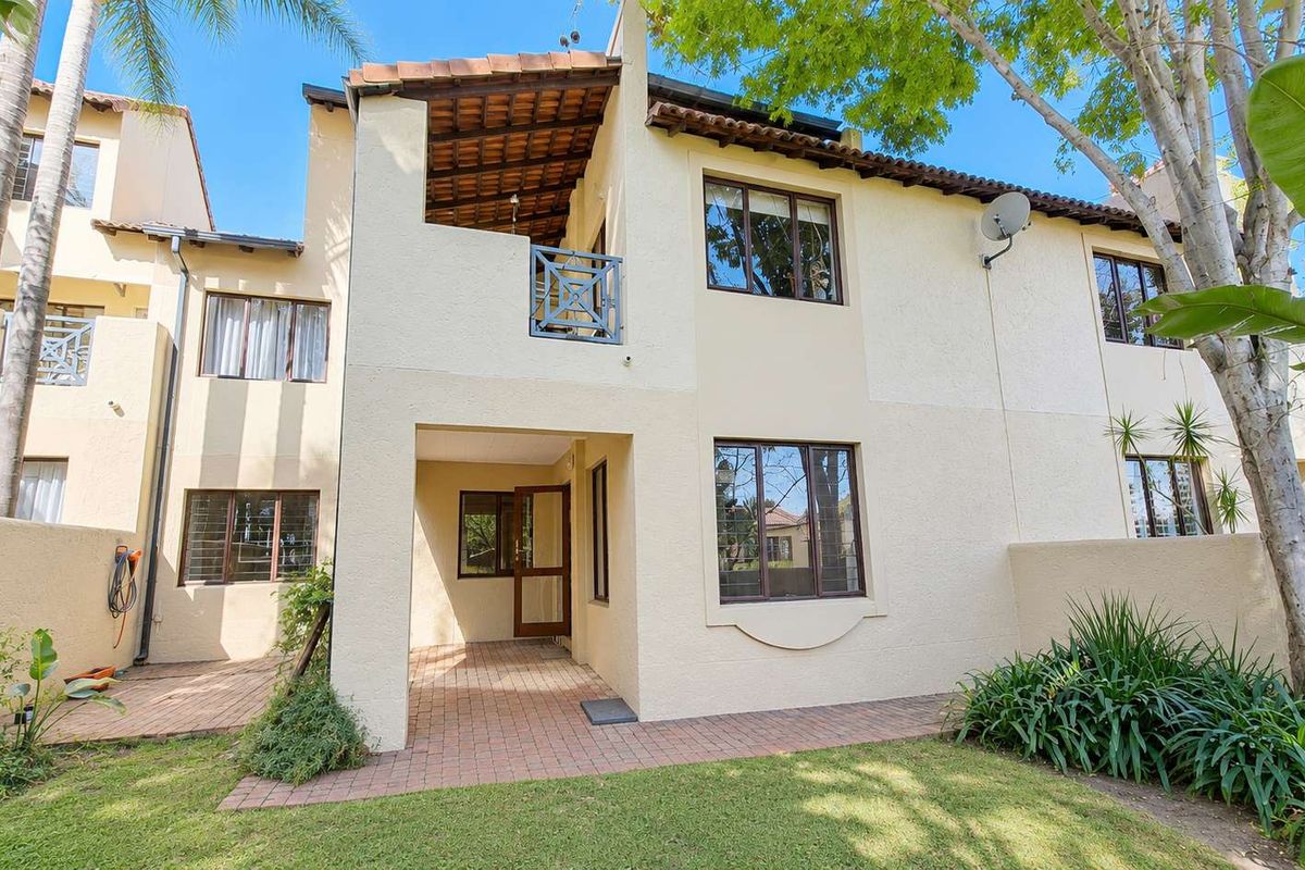 Spacious 3 bedroom, 2 bathroom, ground floor apartment available for sale in Bryanston - Photo 2