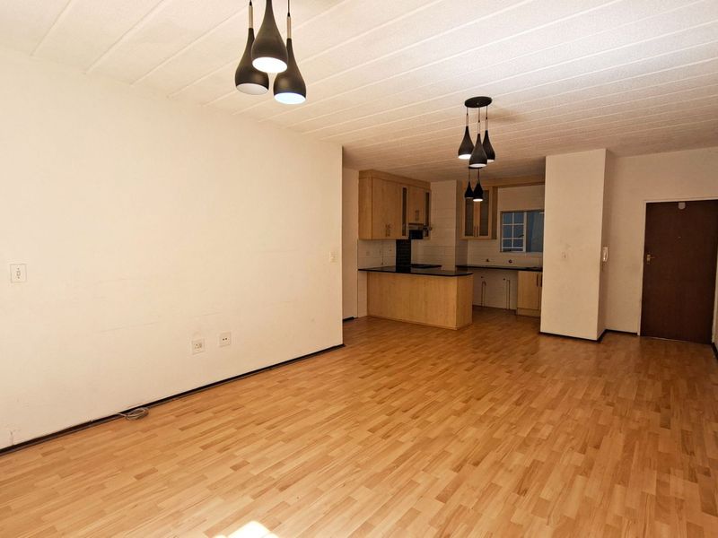 Spacious 3 bedroom, 2 bathroom ground floor apartment in Paulshof - Photo 4