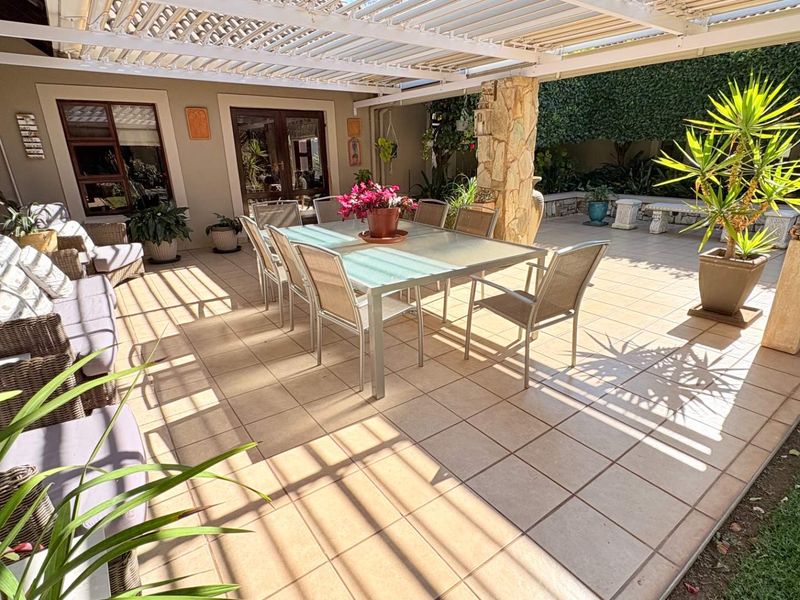 Tri Mandate - Rare find in Midfield Estate - Photo 2