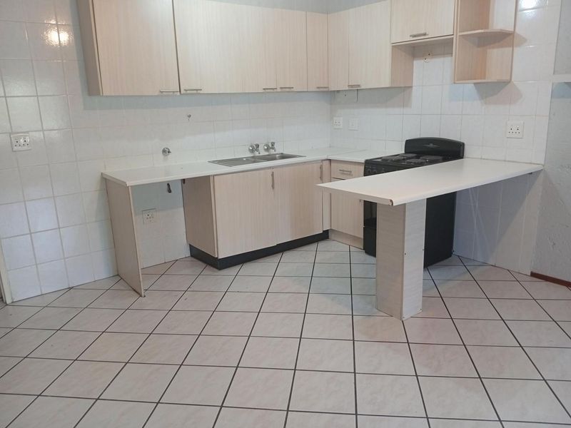 1 bedroom Apartment in Morningside, Sandton - Photo 4